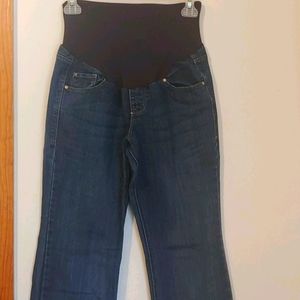 Old Navy Maternity pants in Excellent condition!!!